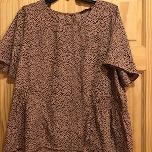 Shortsleeve small leopard print shirt